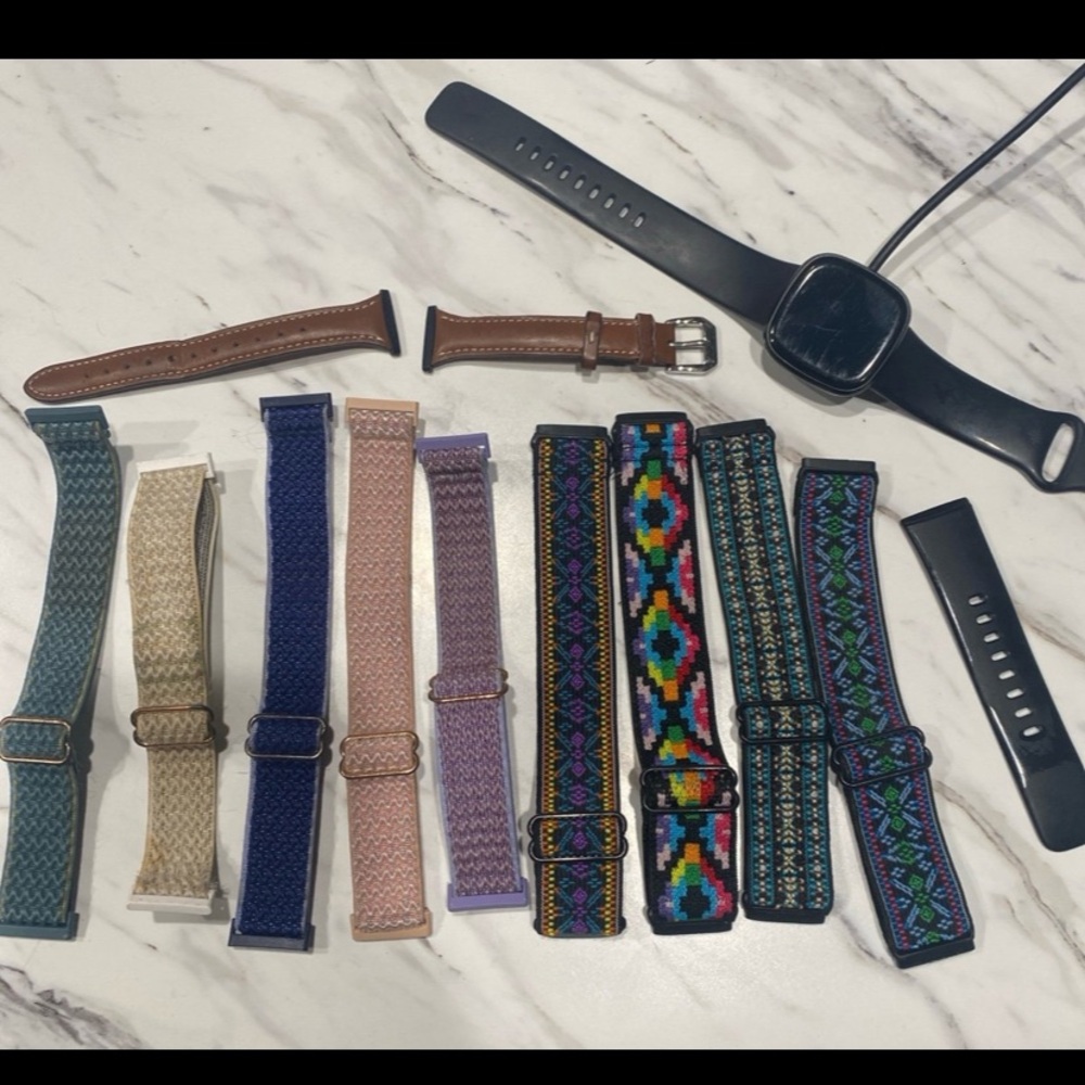 Fitbit Versa 3, charger, large bands
